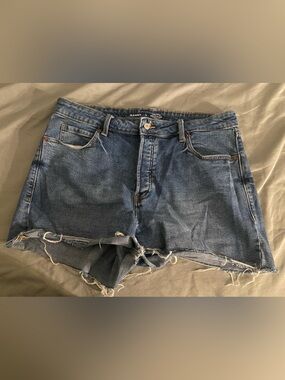 Old Navy Women’s 16 Sky-Hi A-Line Denim Cutoff Dark Blue Classic Jean Shorts